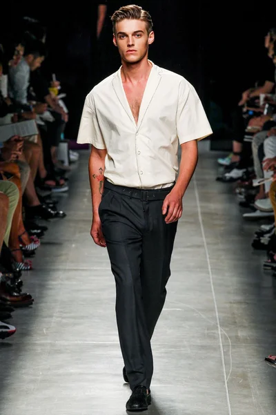 Look 12
